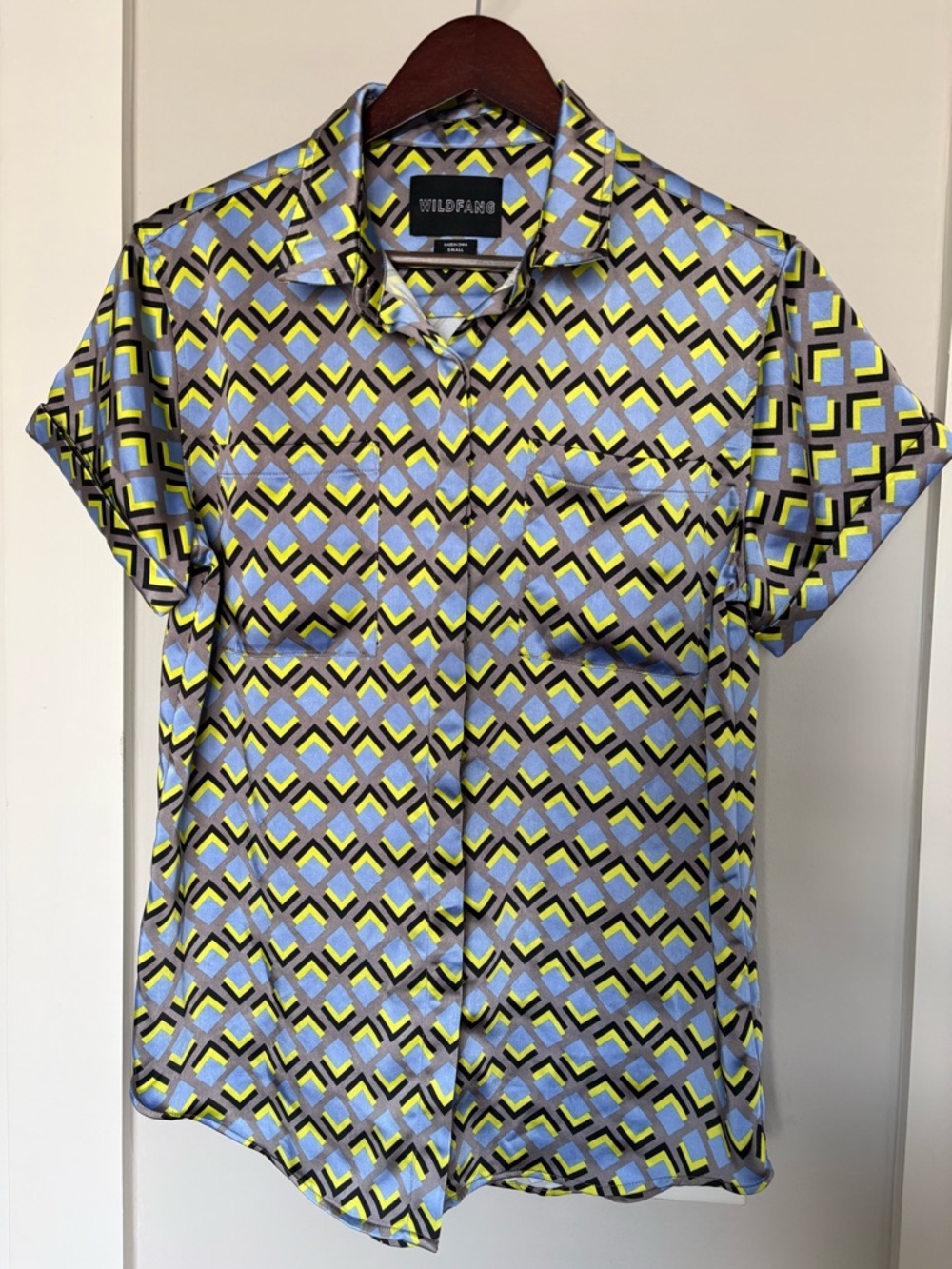 Wildfang Short-Sleeve Satin Button-Down Shirt in Light Blue, Green & Black Small